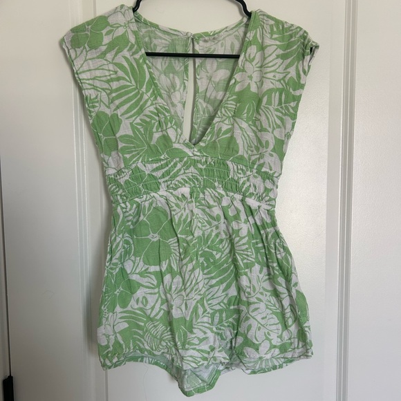 Abercrombie Kids Green and White Floral Romper 13/14 - Picture 1 of 3